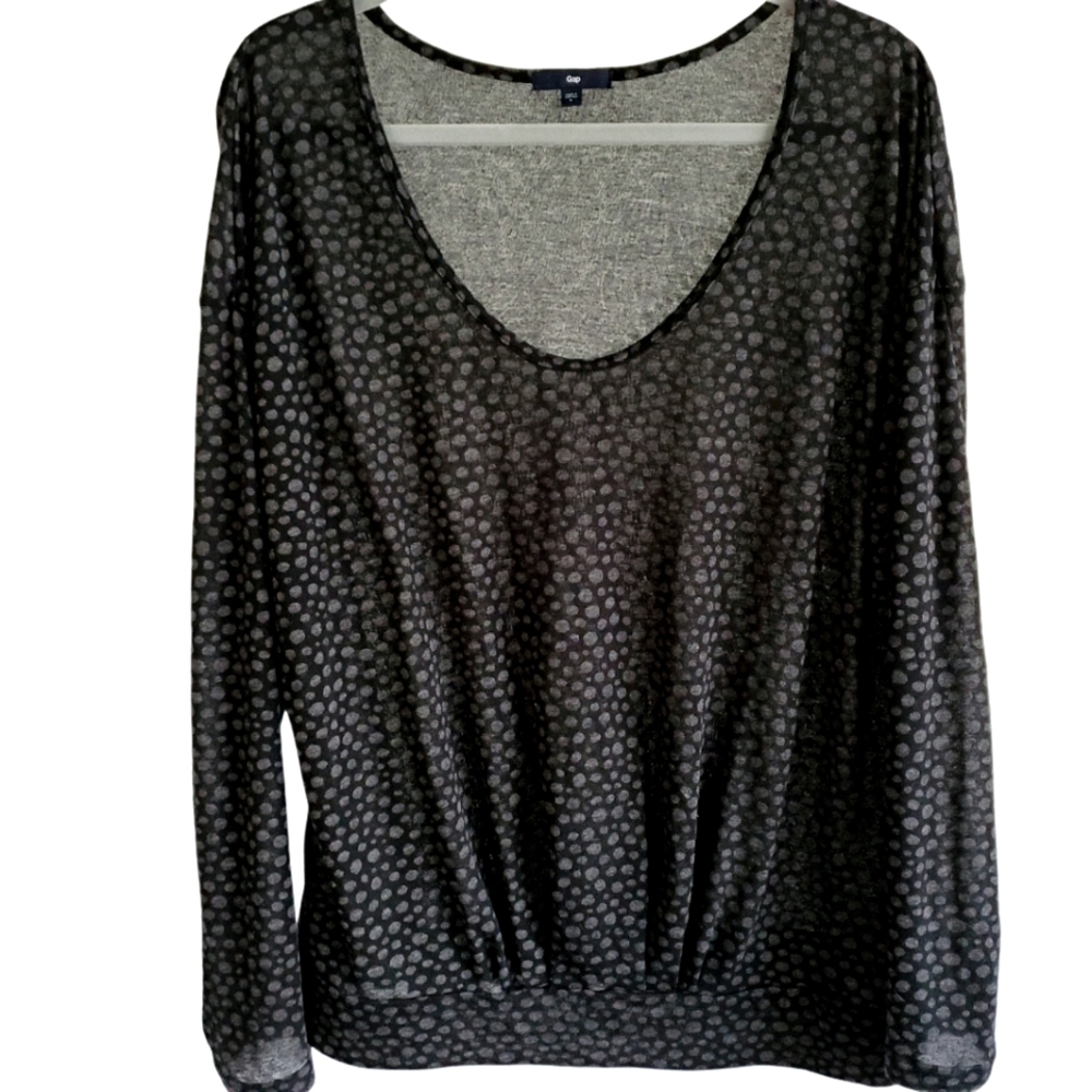 Scoop Neck Long Sleeve Tee Black & Gray Dots - Picture 1 of 6